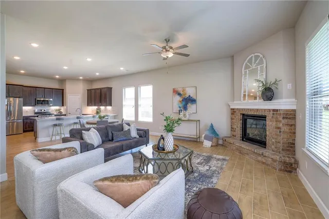 $467,250 | 25492 West 84th Street, Lenexa, KS 66227