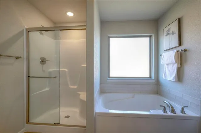 $467,250 | 25492 West 84th Street, Lenexa, KS 66227