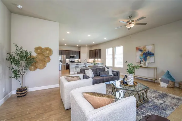 $467,250 | 25492 West 84th Street, Lenexa, KS 66227