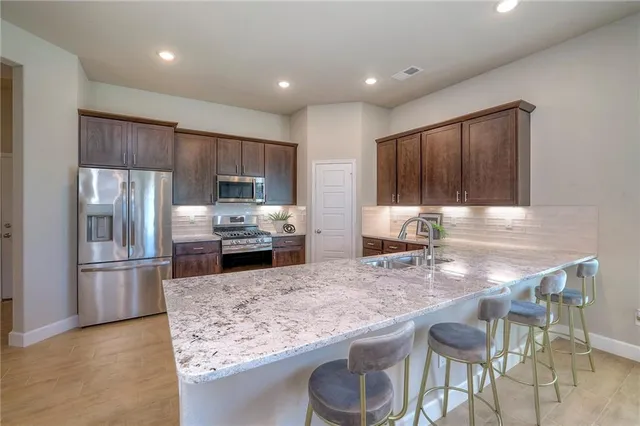 $467,250 | 25492 West 84th Street, Lenexa, KS 66227