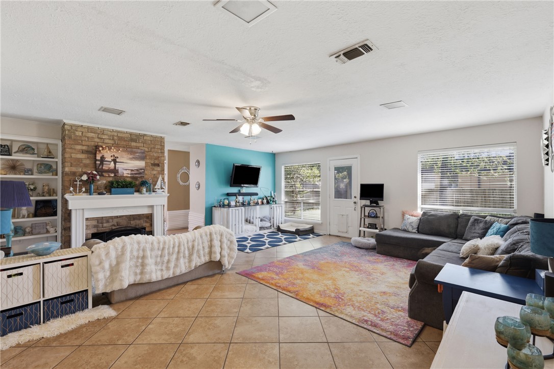 3235 Red Robin Loop Bryan, TX 77802 - Photo 3 of 17 Gallery Image 3