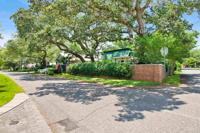 $539,000 | 704 Bayshore Drive, Pensacola, FL 32507
