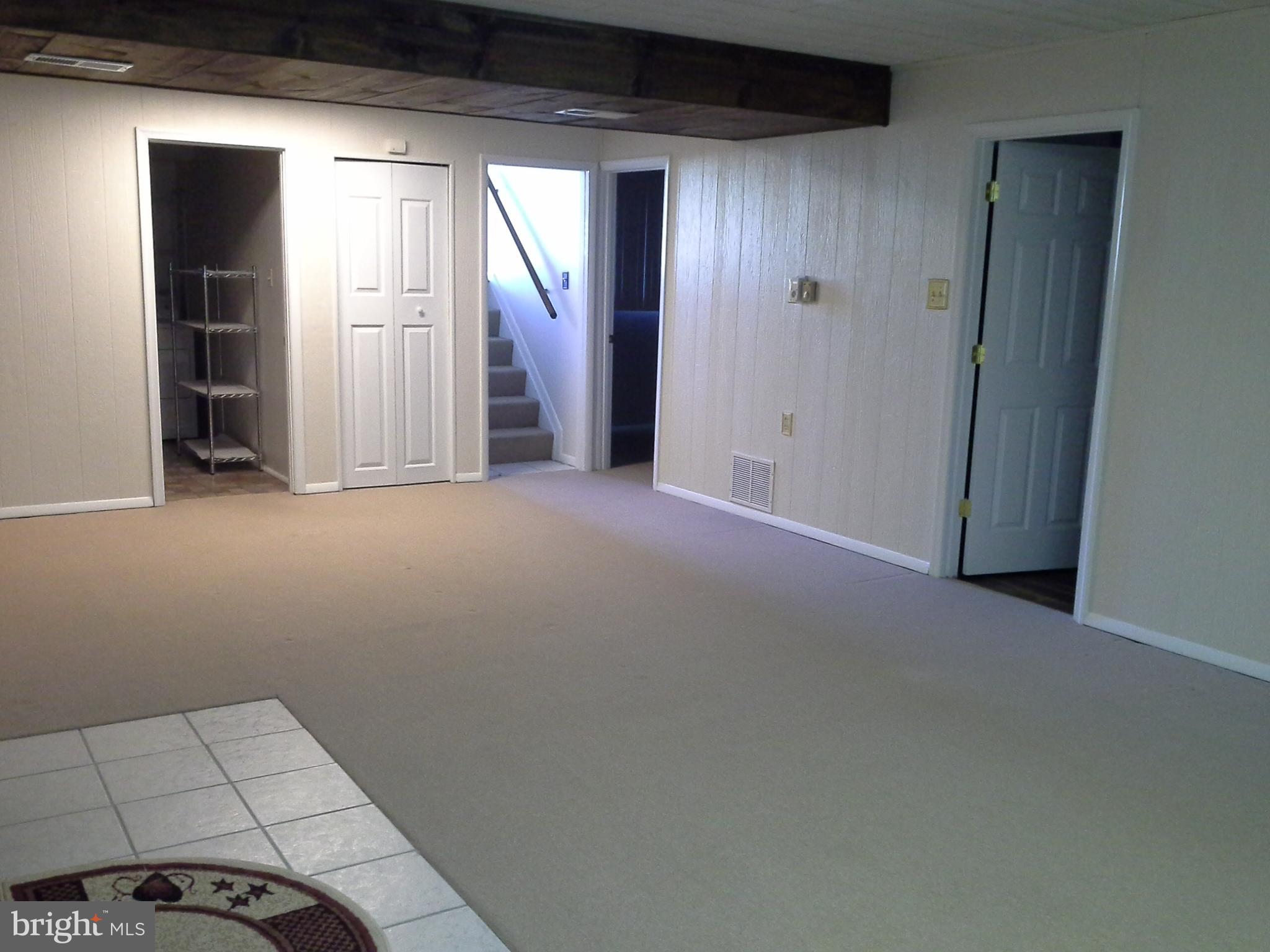 9315 Beowulf Circle Baltimore, MD 21237 - Photo 21 of 28 BIG family room