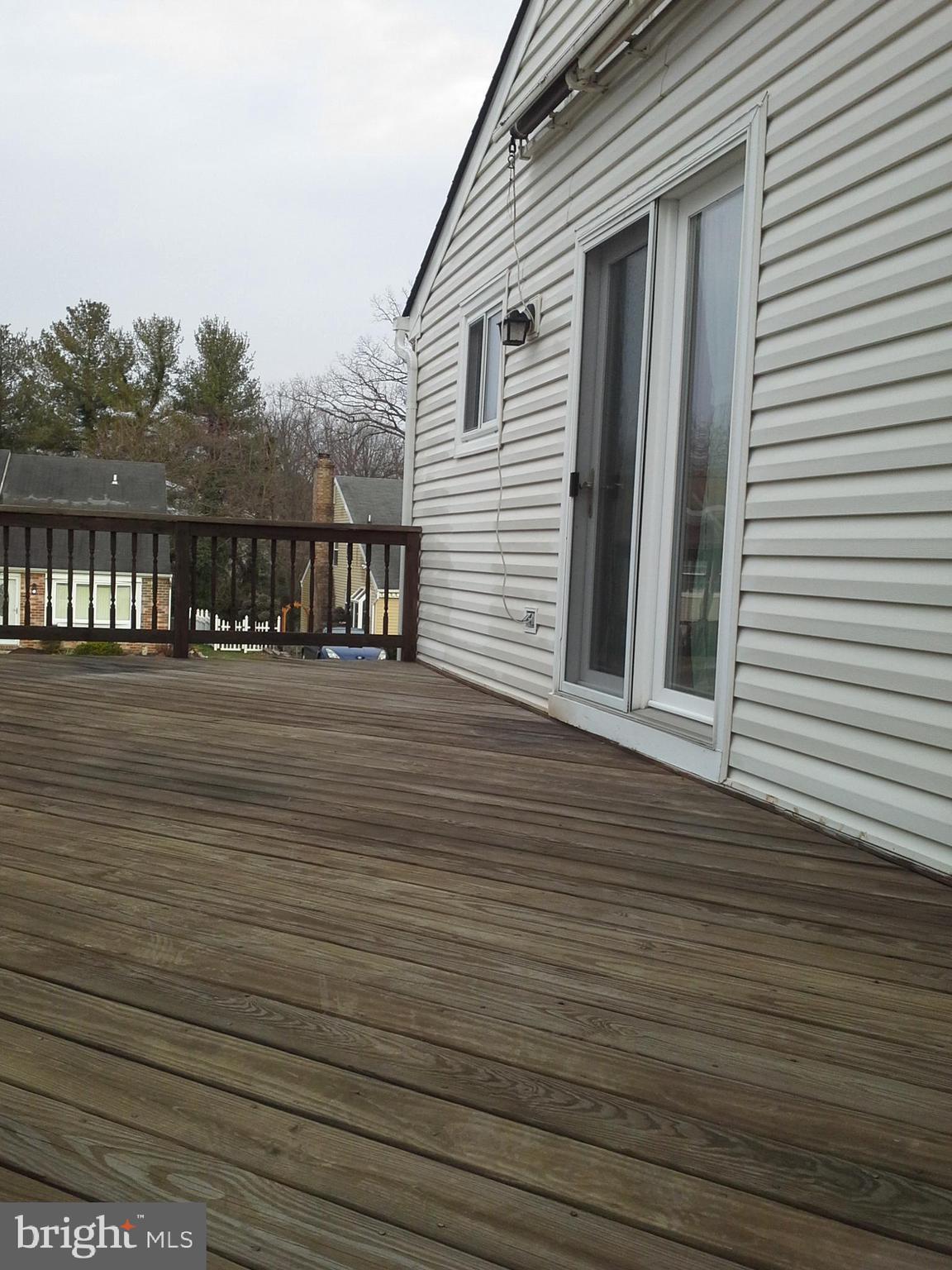 9315 Beowulf Circle Baltimore, MD 21237 - Photo 6 of 28 Beautiful deck with retractable awning