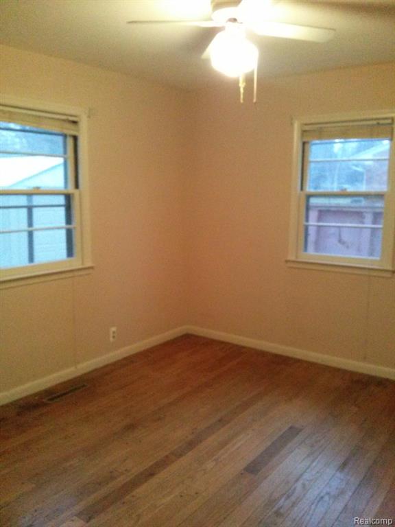 39 Texas Rochester Hills Rochester, MI 48309 - Photo 10 of 27