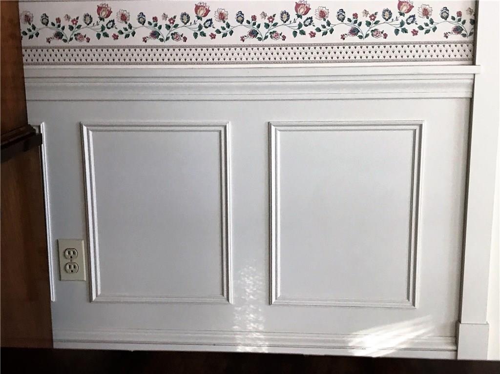 12 Brookmere Way, Unit 12 Brunswick, ME 04011 - Photo 11 of 26 Detail of dining room paneling.