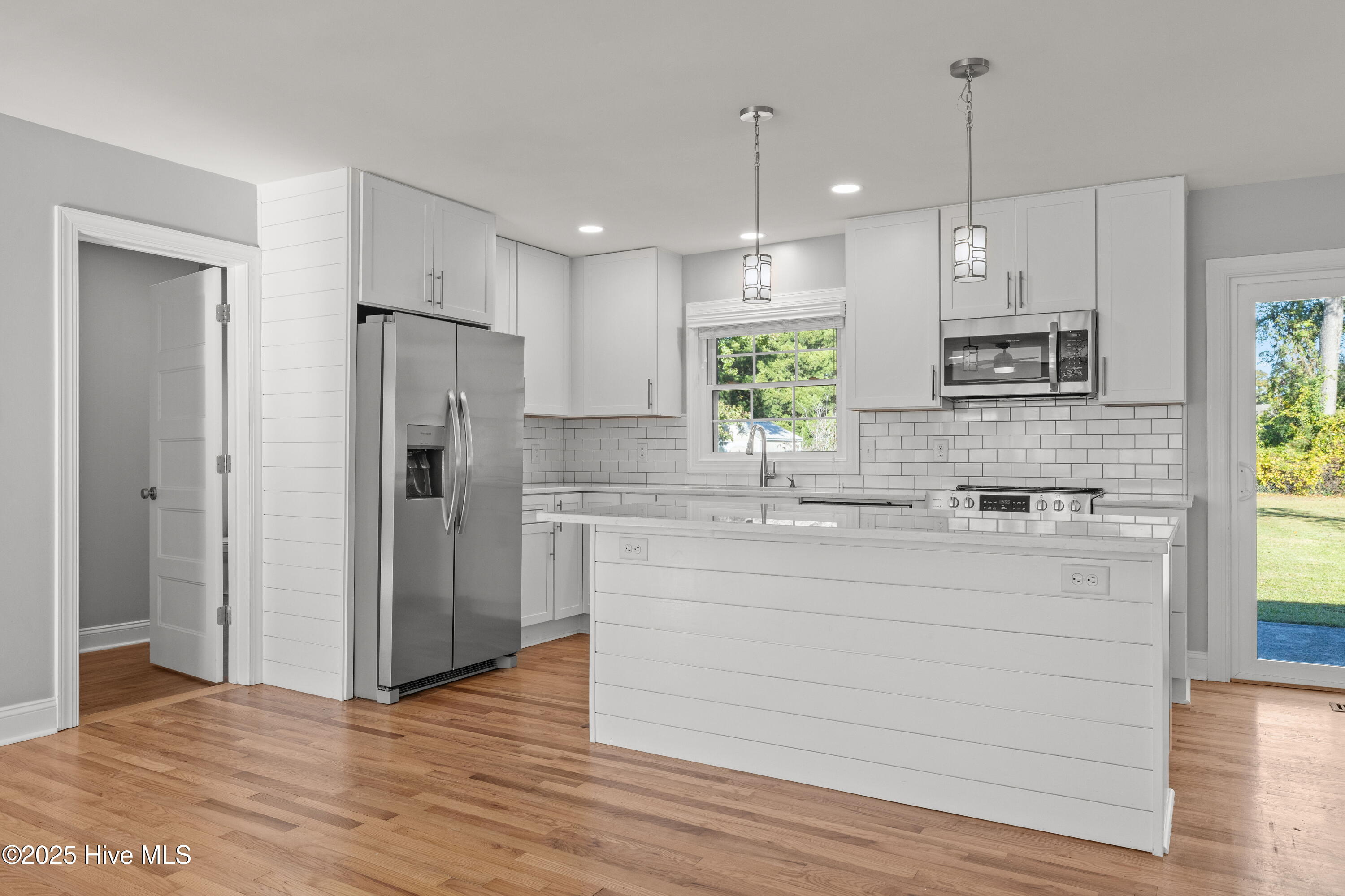 610 Friendly Road Morehead City, NC 28557 - Photo 14 of 44 Kitchen