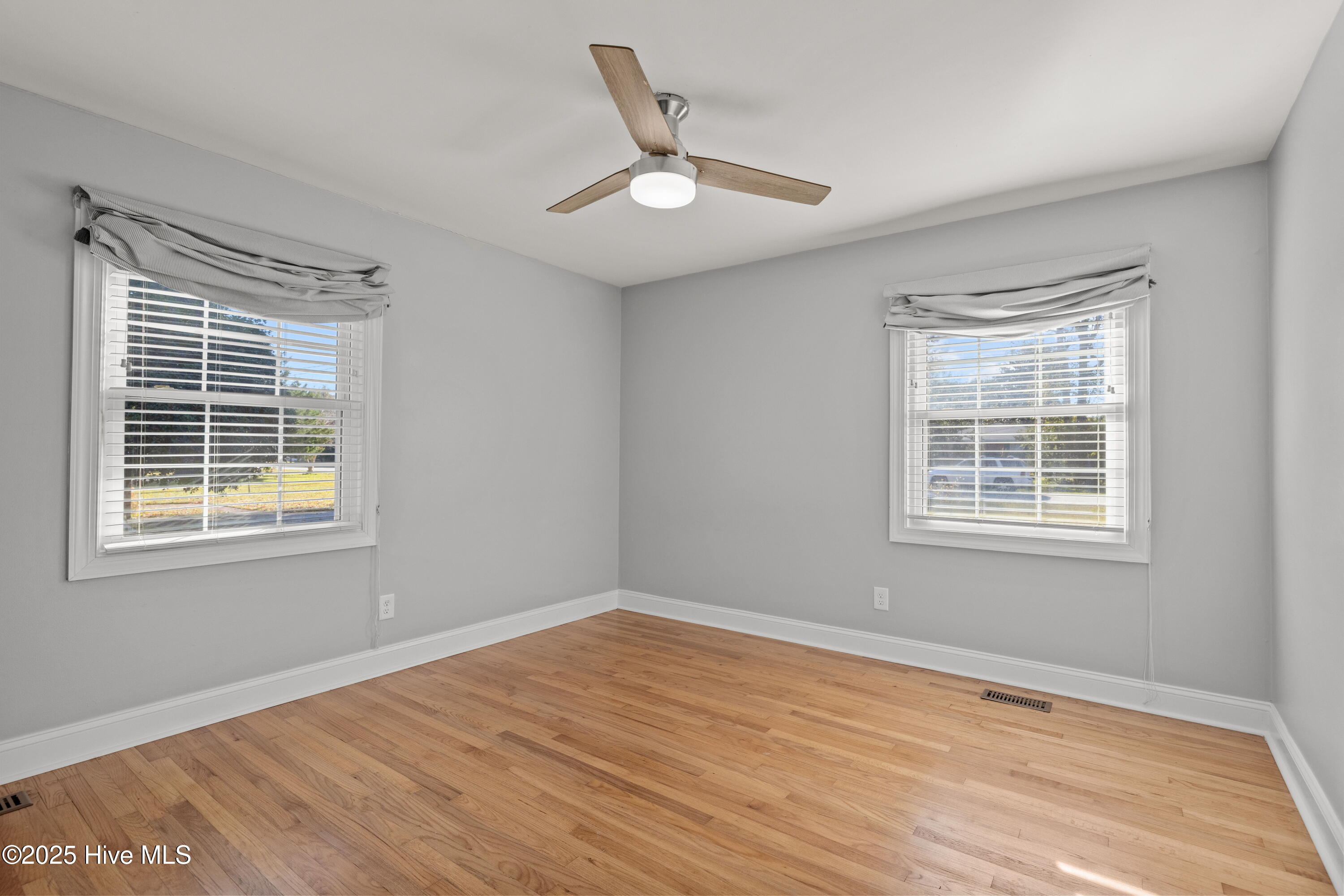 610 Friendly Road Morehead City, NC 28557 - Photo 22 of 44 Bedroom 3