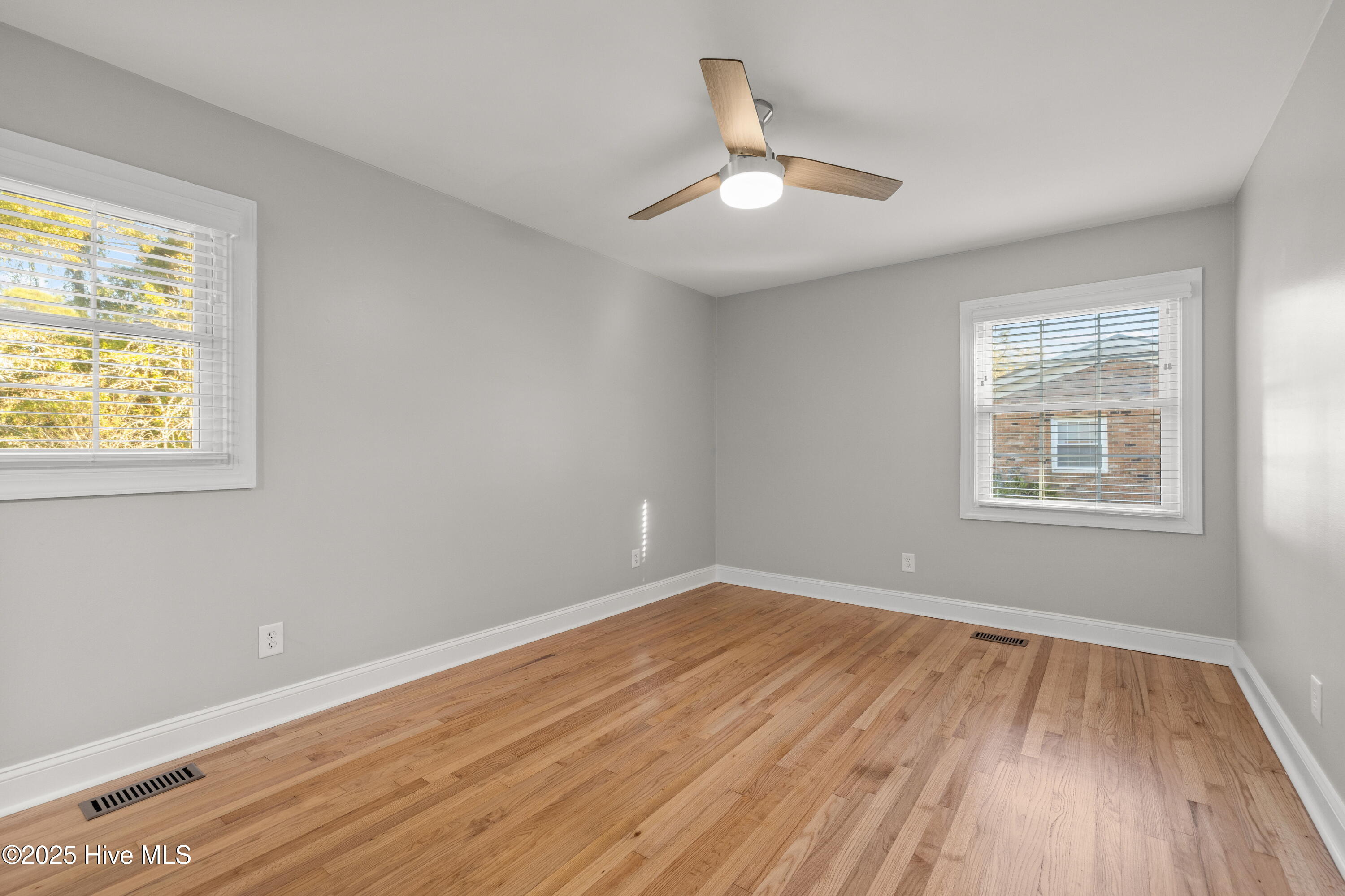 610 Friendly Road Morehead City, NC 28557 - Photo 25 of 44 Primary suite