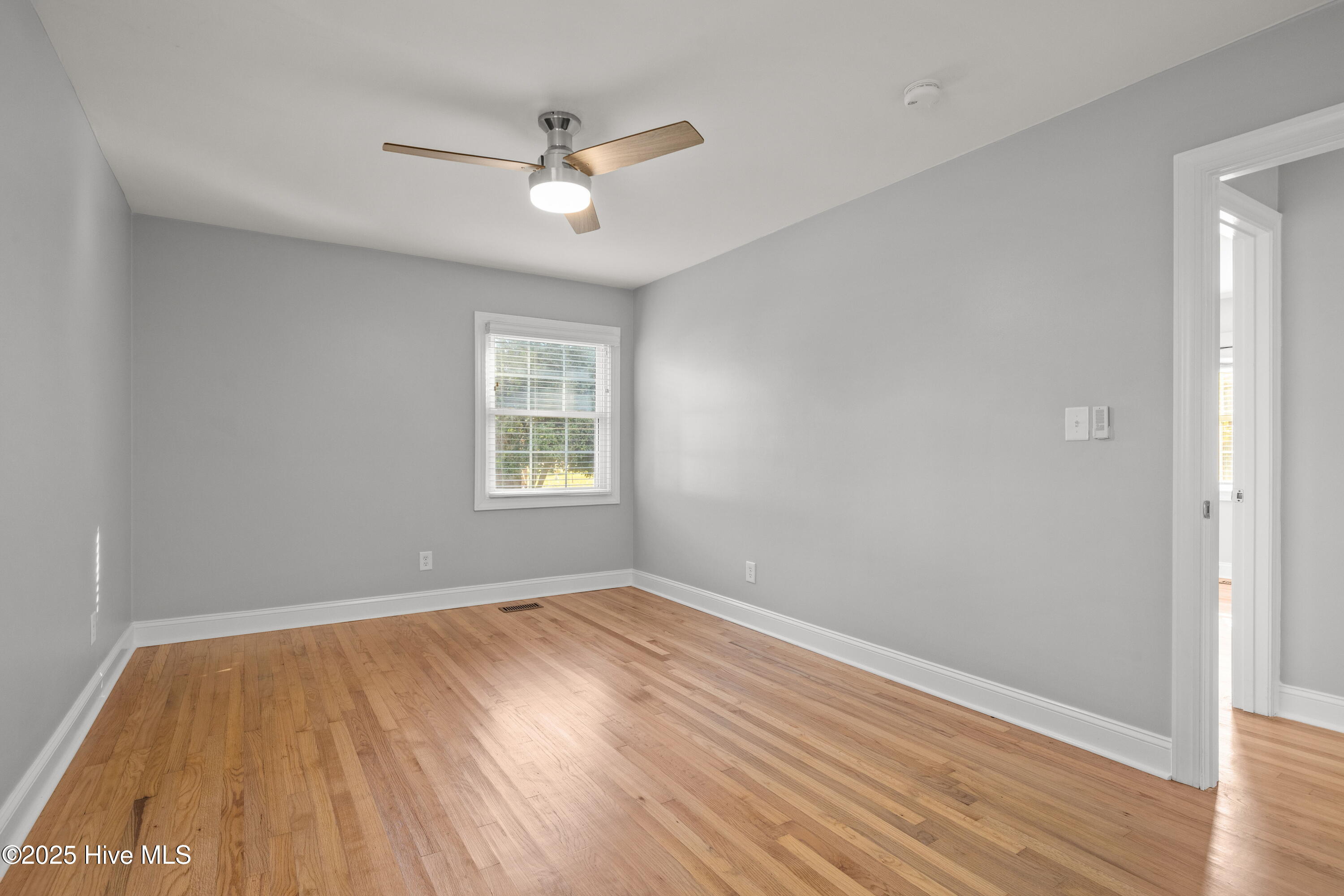 610 Friendly Road Morehead City, NC 28557 - Photo 26 of 44 Primary suite