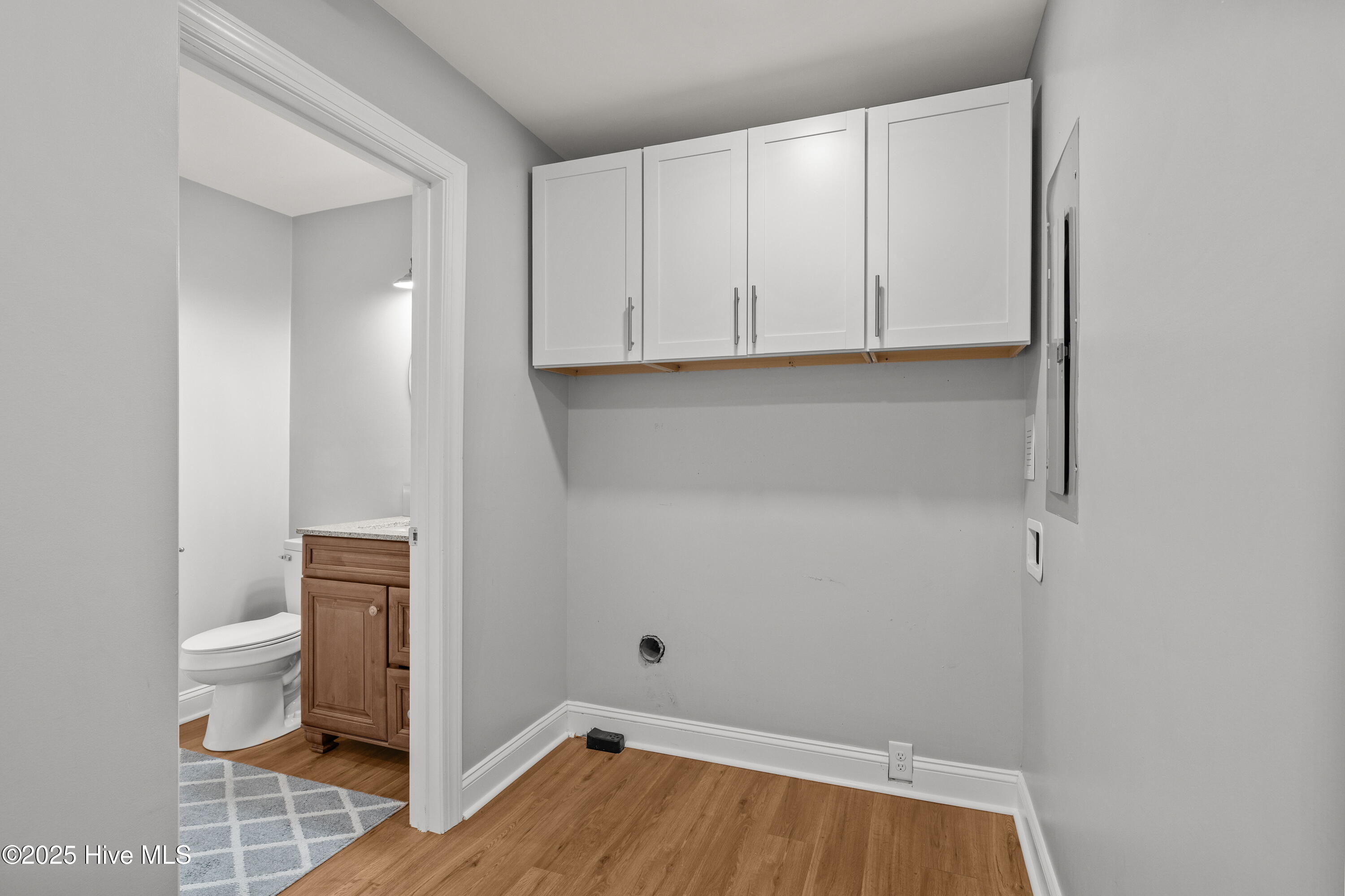 610 Friendly Road Morehead City, NC 28557 - Photo 29 of 44 Laundry room/full bath 3