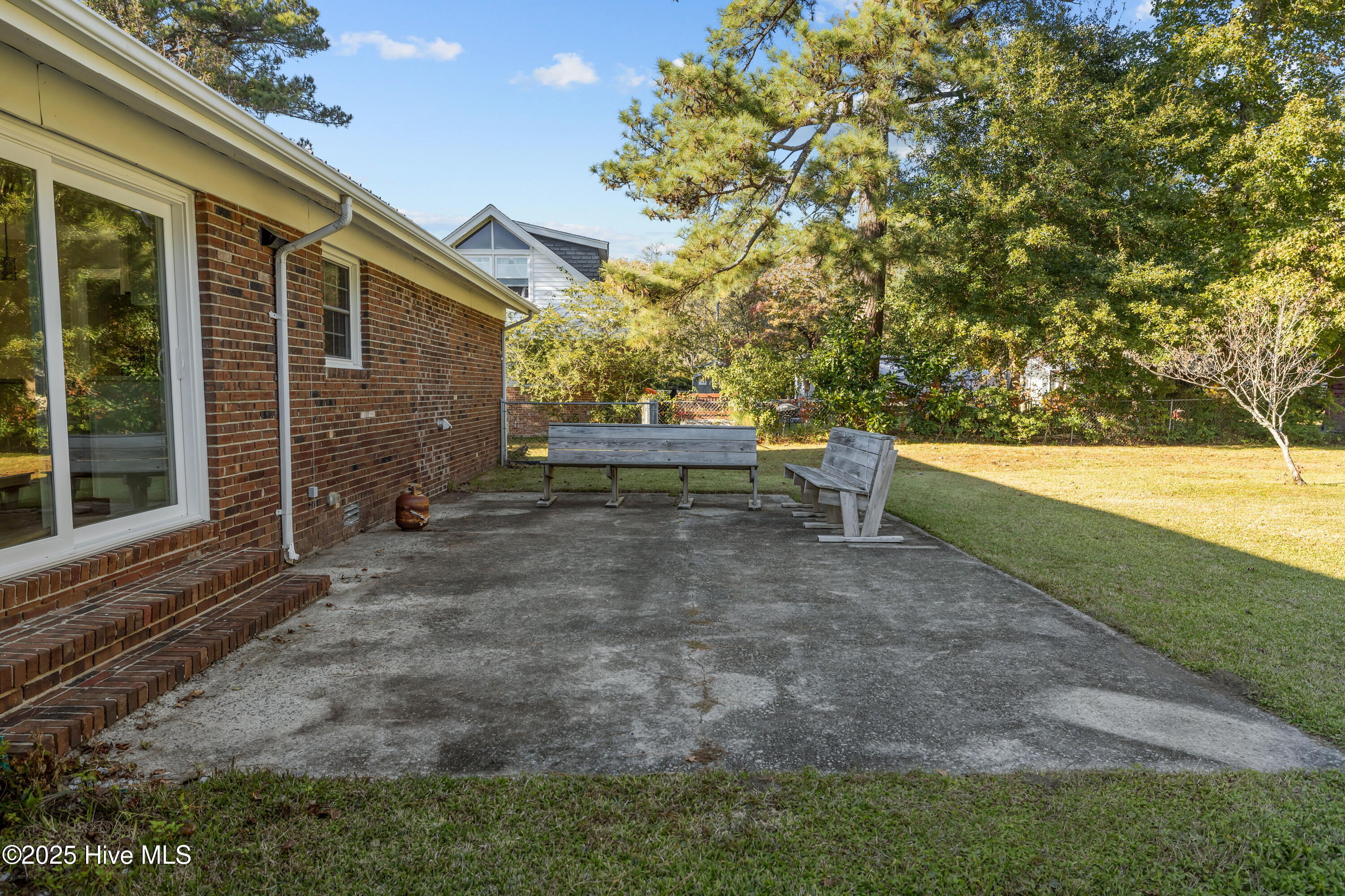 610 Friendly Road Morehead City, NC 28557 - Photo 39 of 44 Back patio