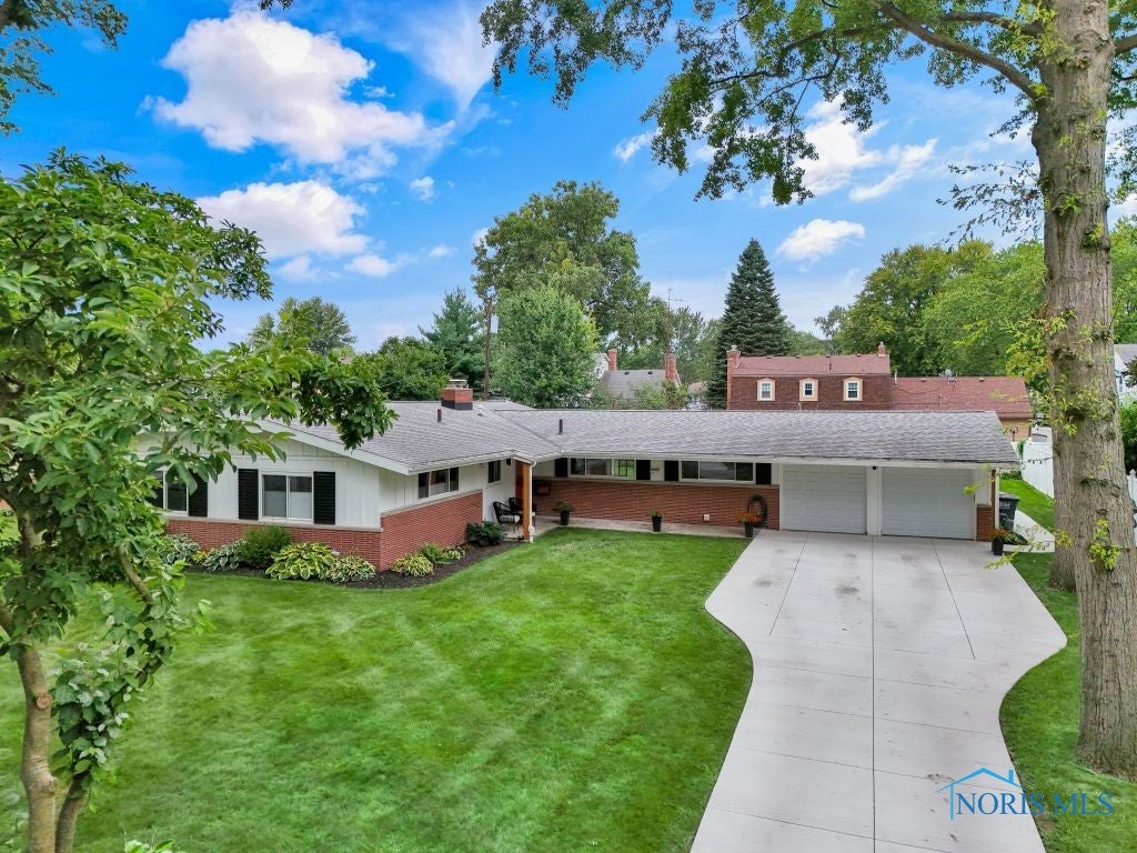 3847 Surrey Road Toledo, OH 43623 - Photo 1 of 42 3847 Surrey Dr.
