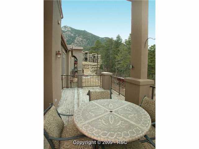 982 Summer Spring View Colorado Springs, CO 80906 - Photo 2 of 10 Gallery Image 2