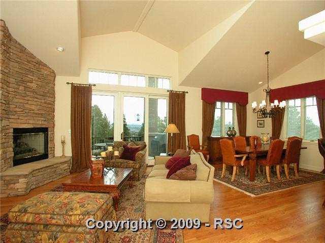 982 Summer Spring View Colorado Springs, CO 80906 - Photo 3 of 10 Gallery Image 3
