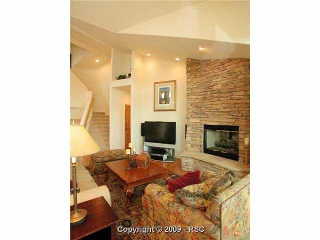 982 Summer Spring View Colorado Springs, CO 80906 - Photo 6 of 10 Gallery Image 6