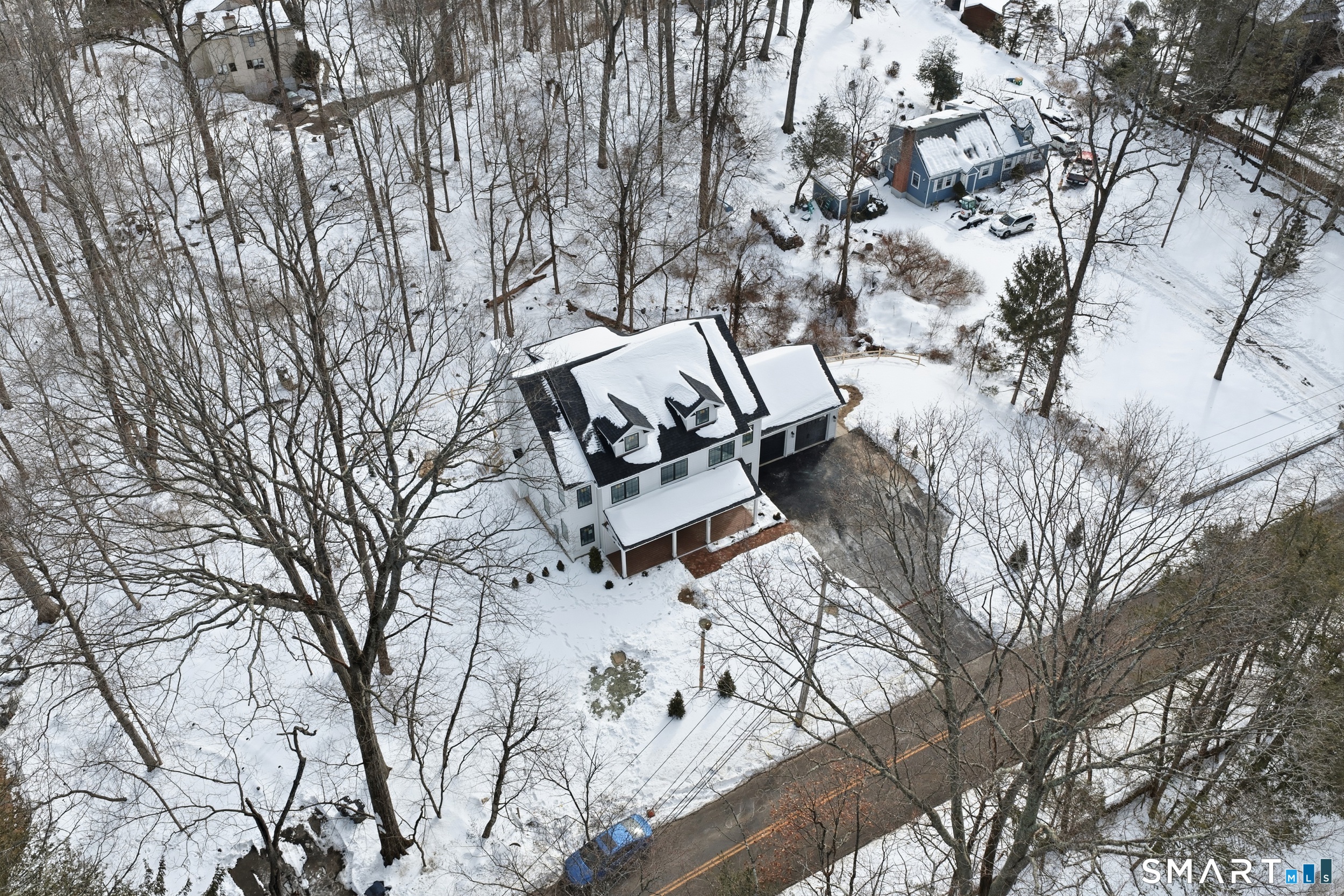 511 Den Road Stamford, CT 06903 - Photo 3 of 6