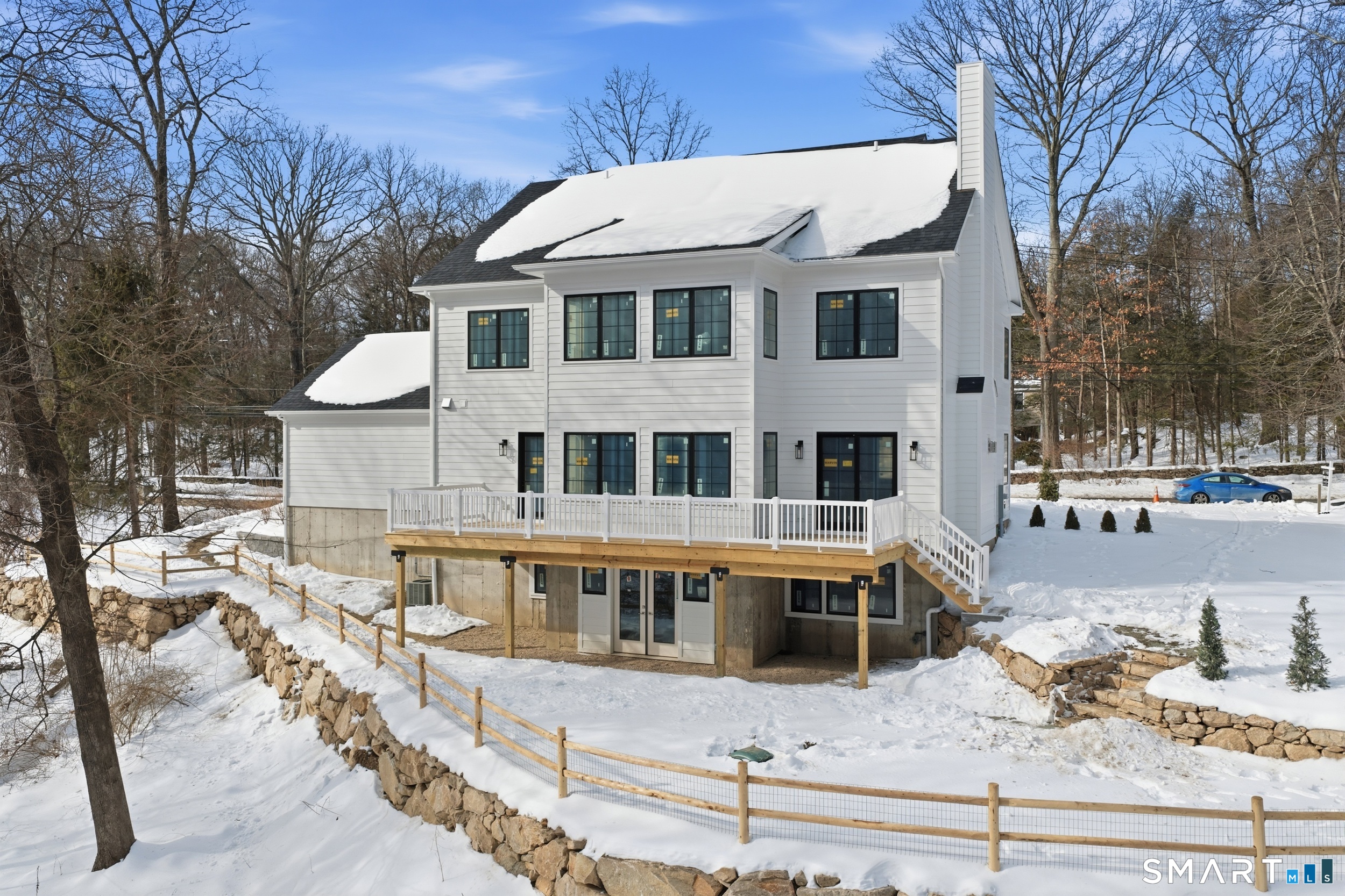 511 Den Road Stamford, CT 06903 - Photo 4 of 6