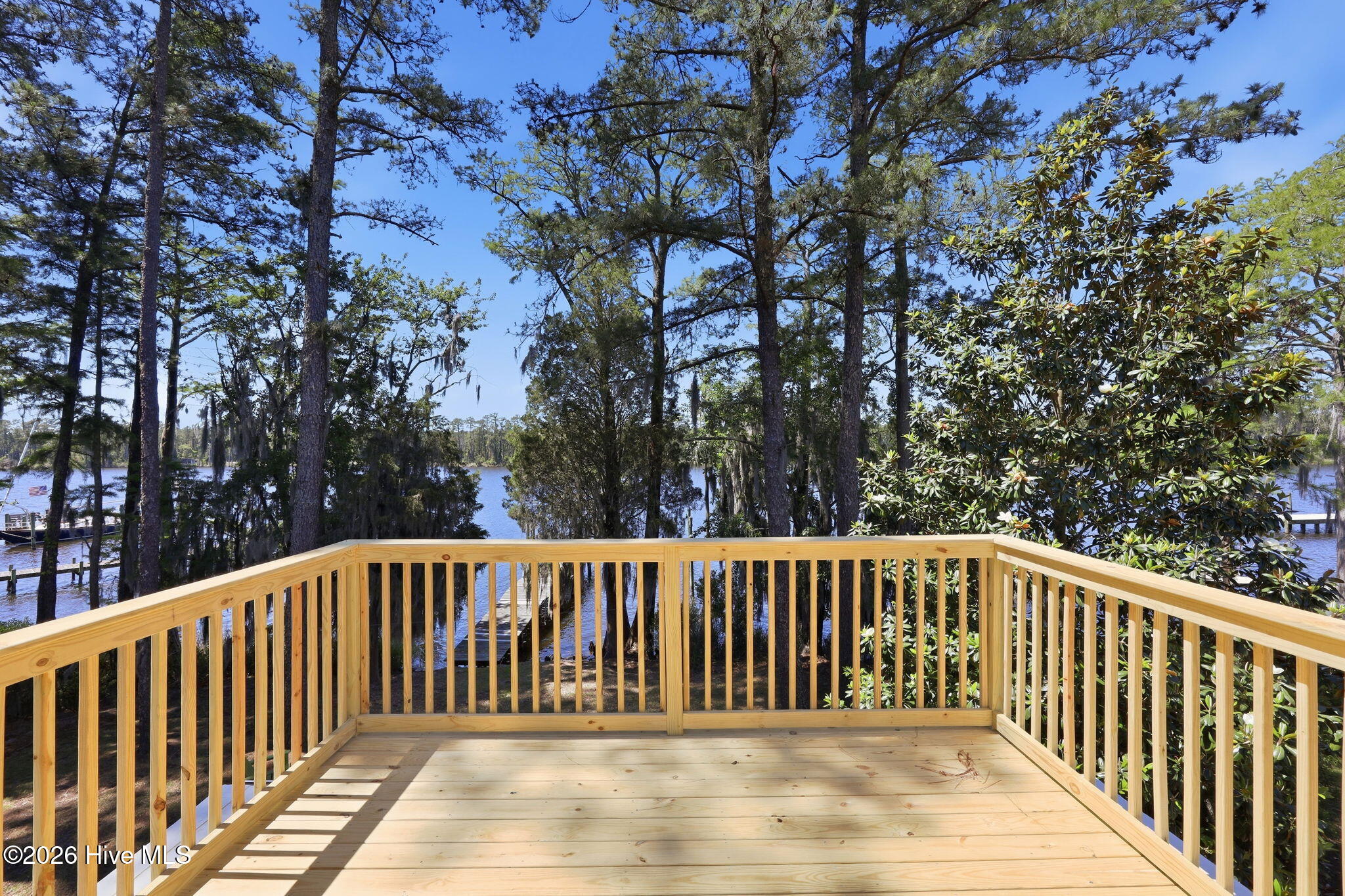 5410 Trade Winds Road New Bern, NC 28560 - Photo 21 of 66 Primary BR deck