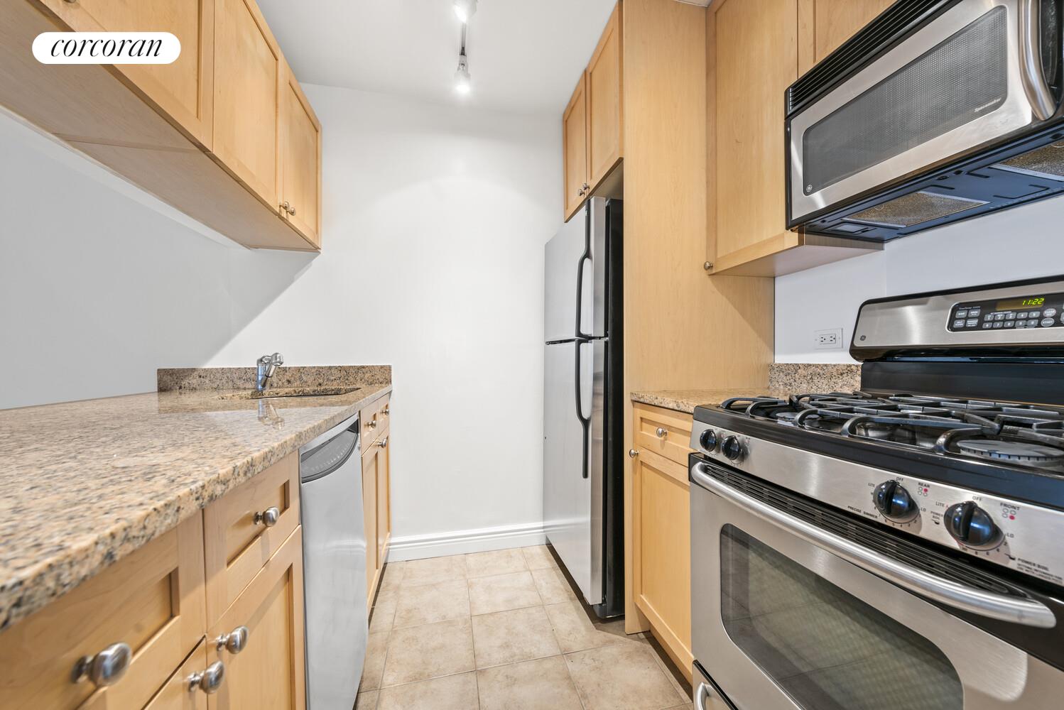 380 Rector Place, Unit 8P Manhattan, NY 10280 - Photo 1 of 14