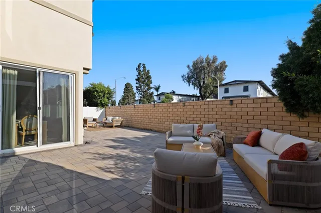 $1,494,000 | 403 Aura Drive, Costa Mesa, CA 92626