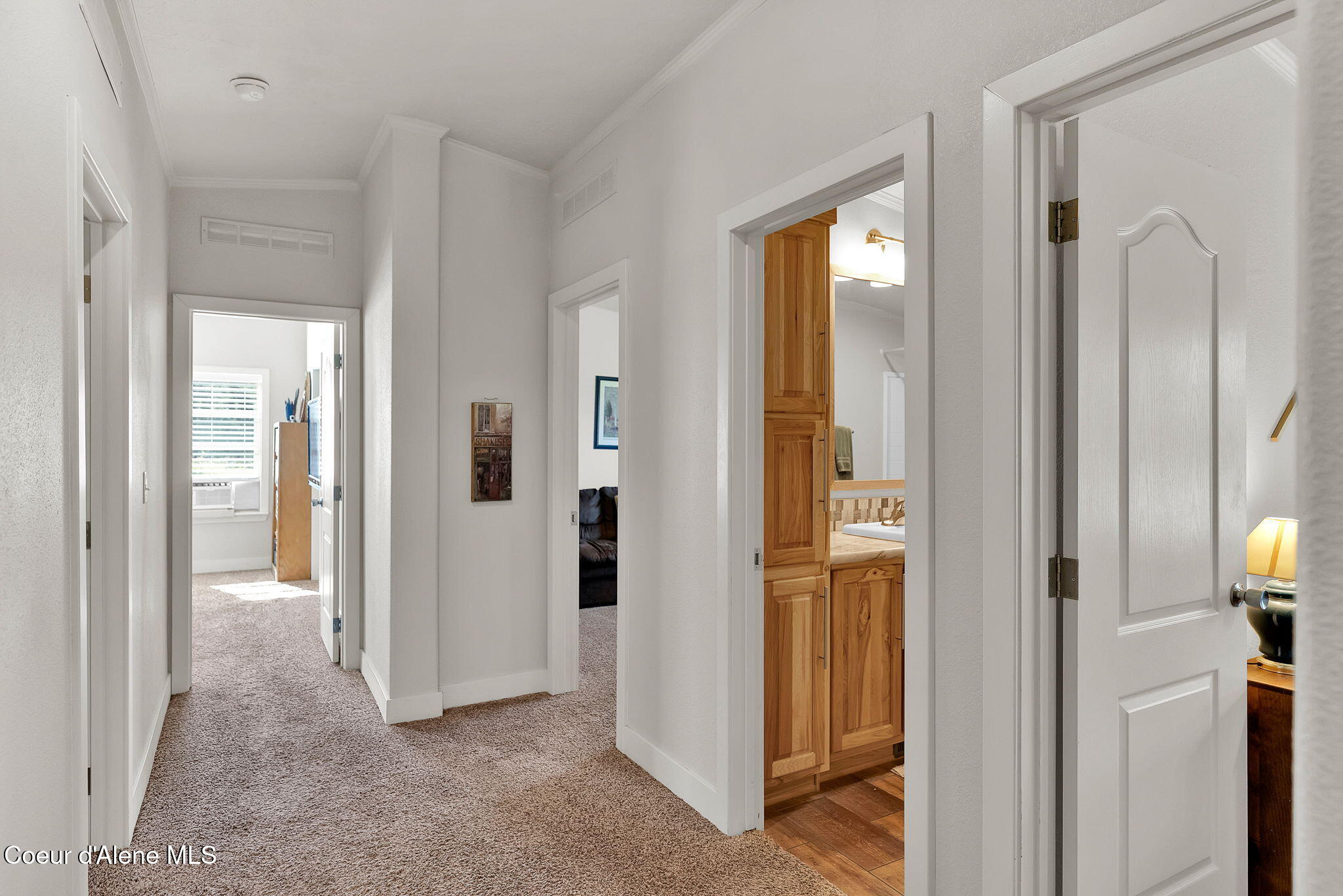 241 Promised Ridge Priest River, ID 83856 - Photo 14 of 58 Hallway