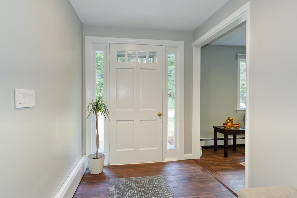 54 Bradford Road Framingham, MA 01701 - Photo 5 of 31 Gallery Image 5