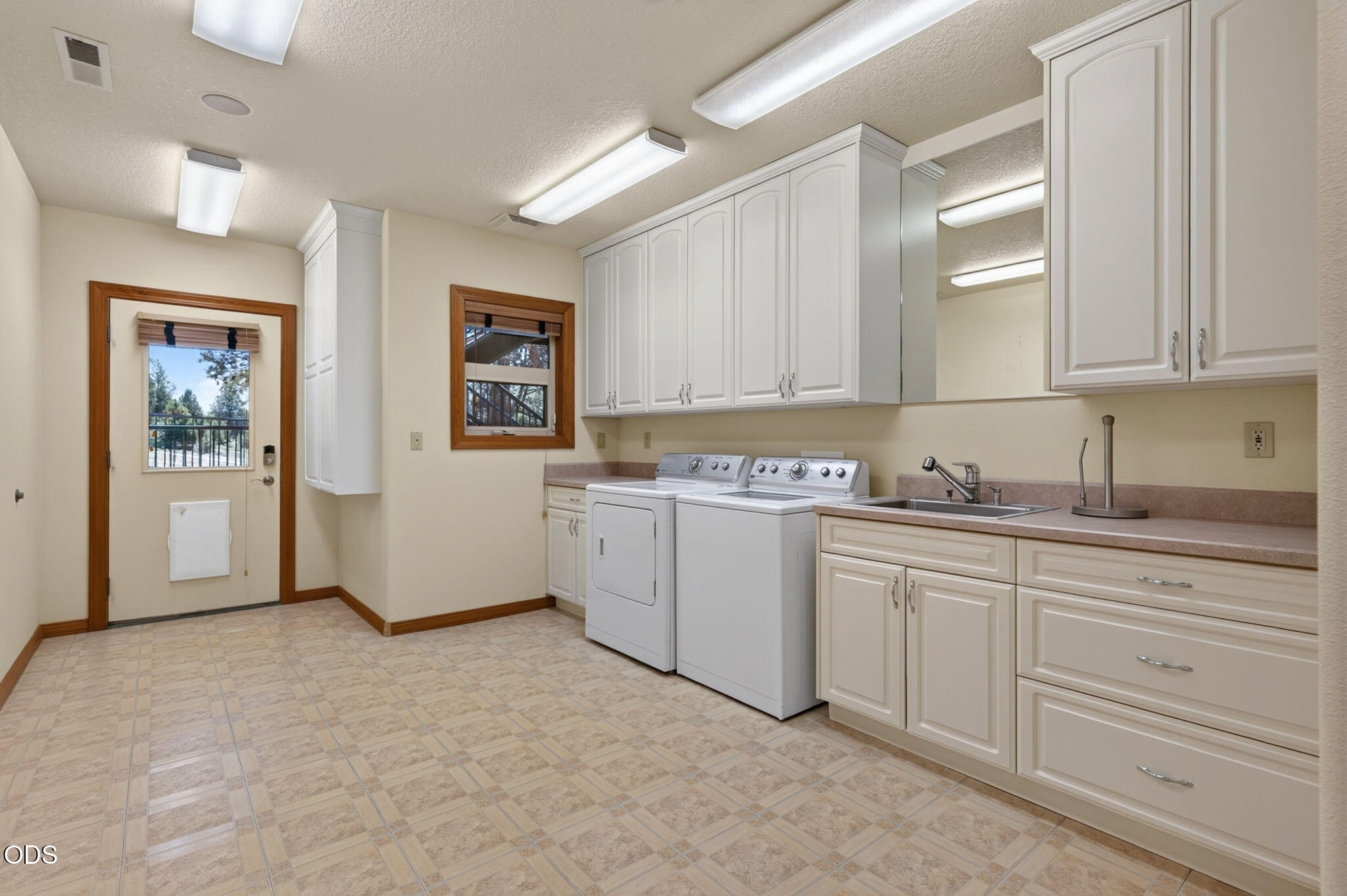 21955 Rickard Road Bend, OR 97702 - Photo 26 of 50