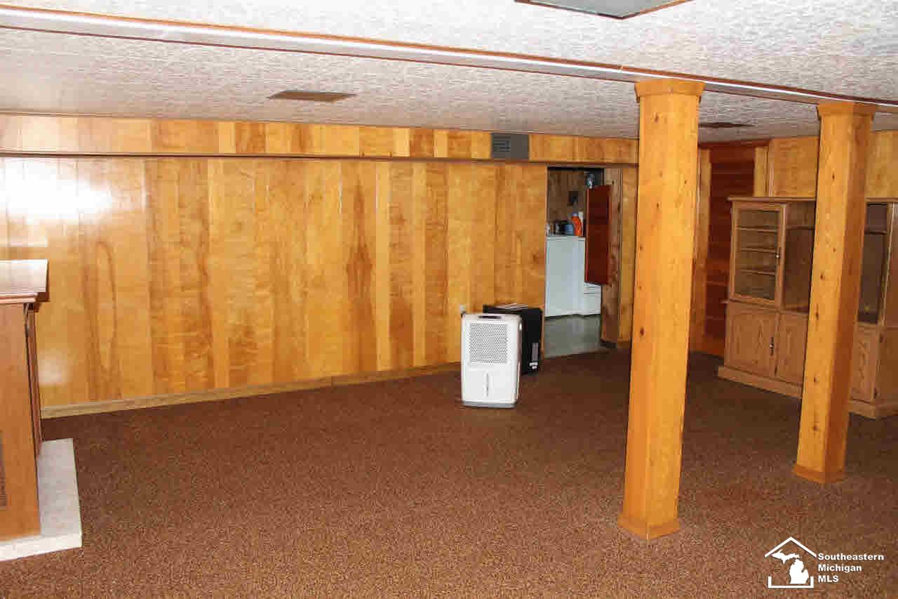 2374 Blue Bush Road Monroe, MI 48162 - Photo 10 of 18