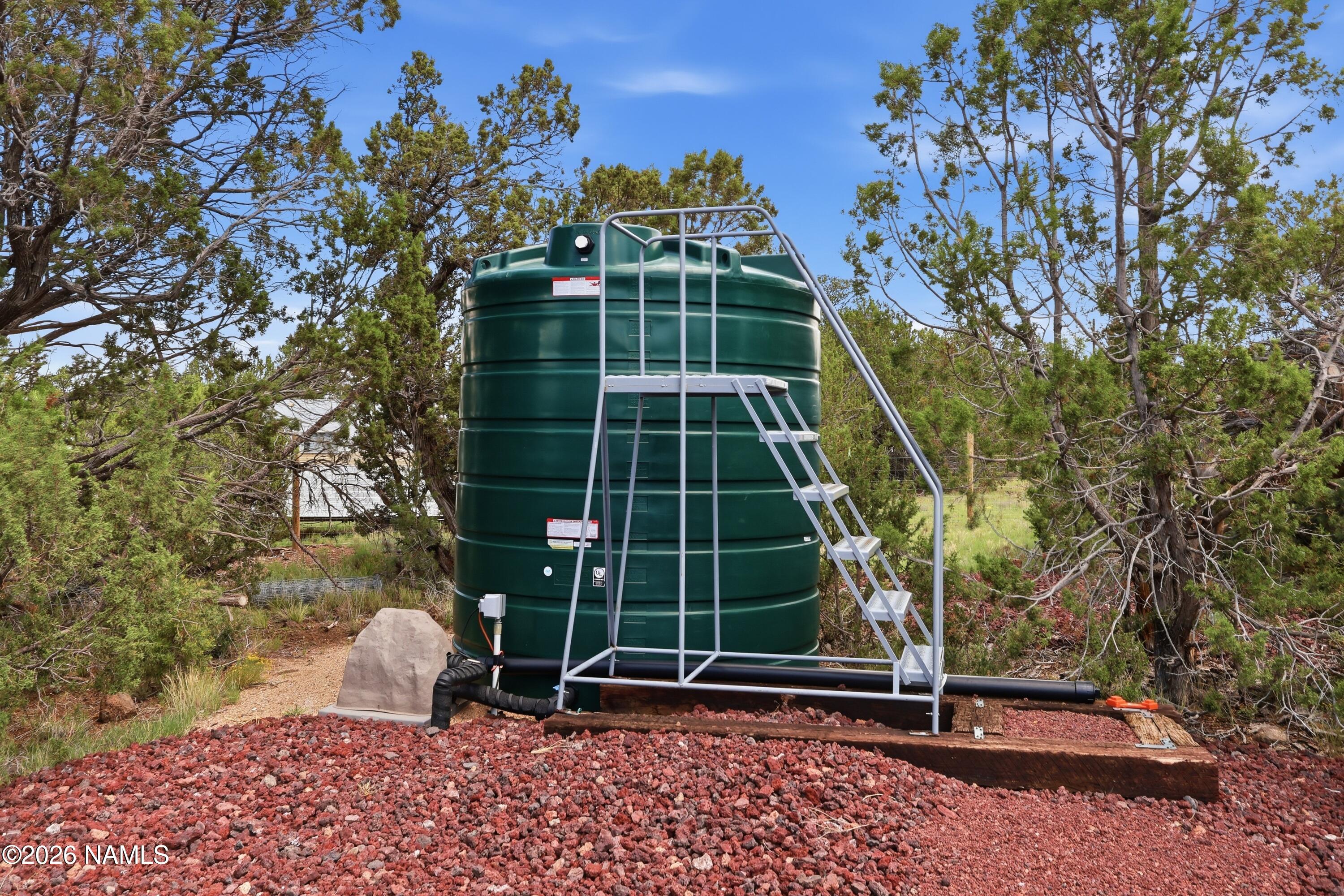 6922 North Santa Fe Road Williams, AZ 86046 - Photo 24 of 29 Water Tank