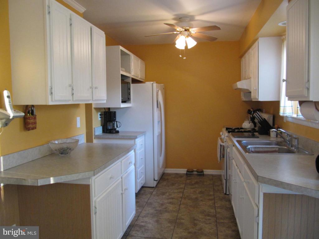 1001 Williamsburg Road Lancaster, PA 17603 - Photo 4 of 18 Gallery Image 4