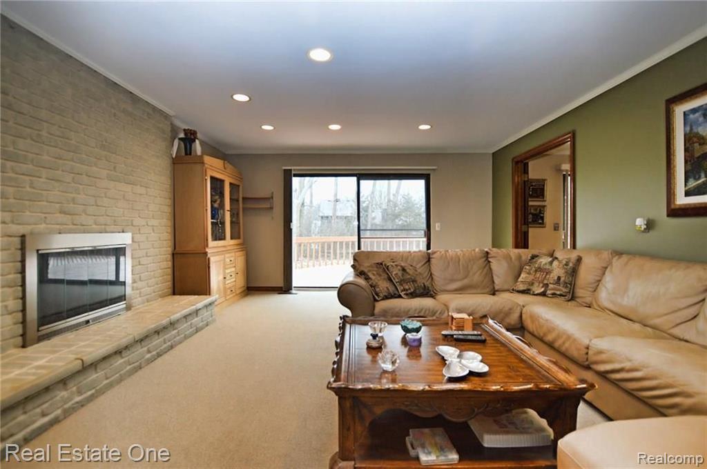 31210 Claymore Road Farmington Hills, MI 48331 - Photo 5 of 21