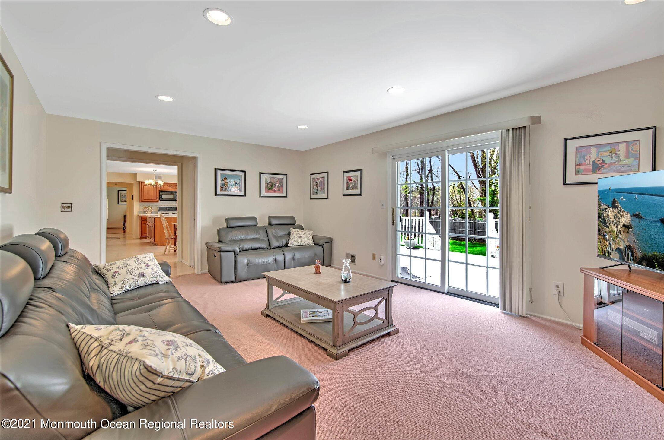 4 Cloverleaf Drive Marlboro, NJ 07746 - Photo 11 of 53 FAMILY ROOM