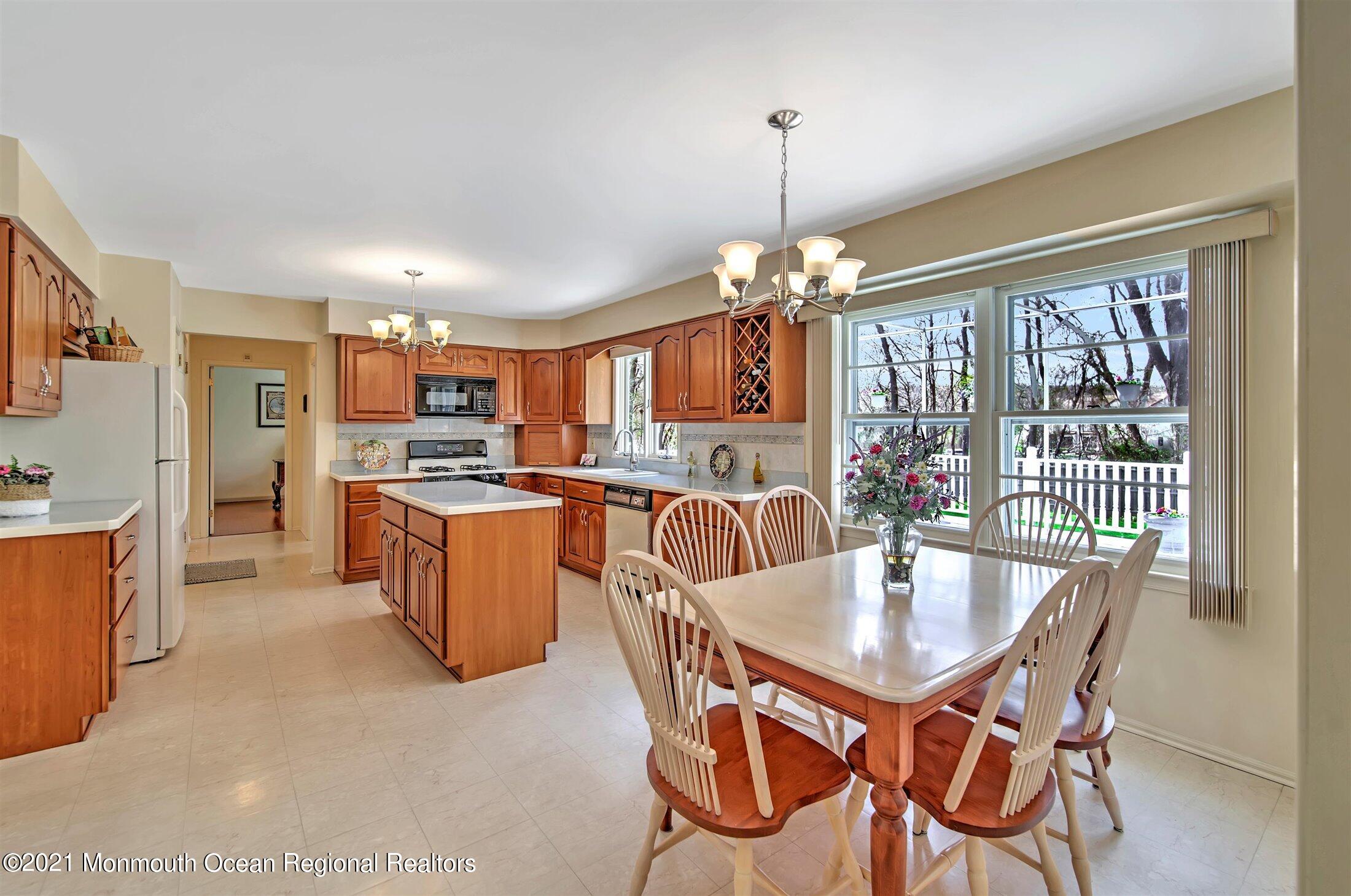 4 Cloverleaf Drive Marlboro, NJ 07746 - Photo 13 of 53 KITCHEN
