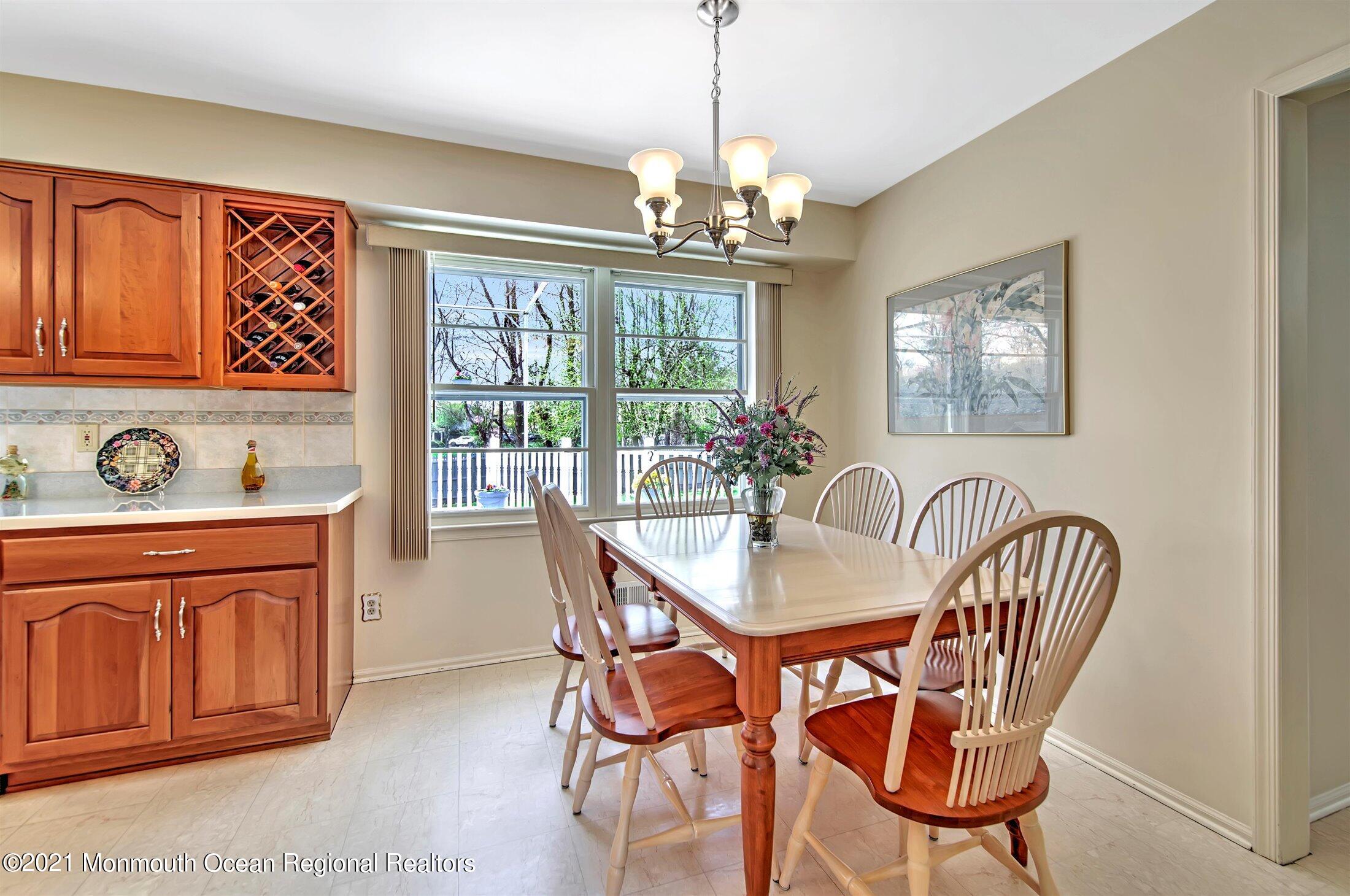 4 Cloverleaf Drive Marlboro, NJ 07746 - Photo 20 of 53 BREAKFAST AREA