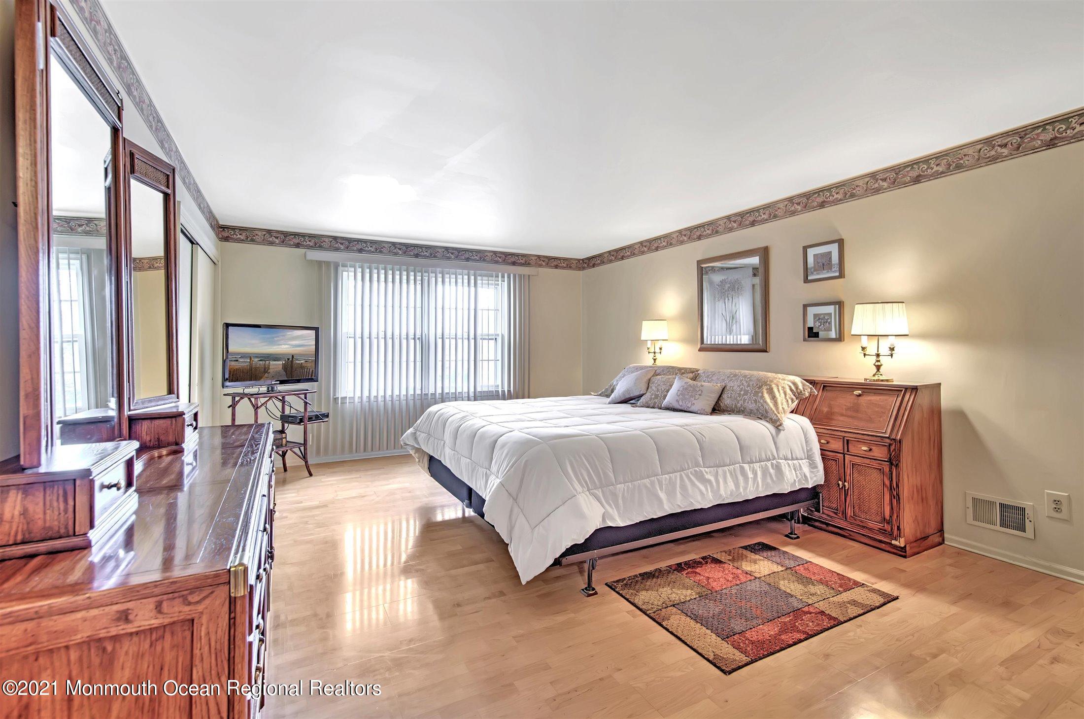 4 Cloverleaf Drive Marlboro, NJ 07746 - Photo 26 of 53 MASTER BEDROOM