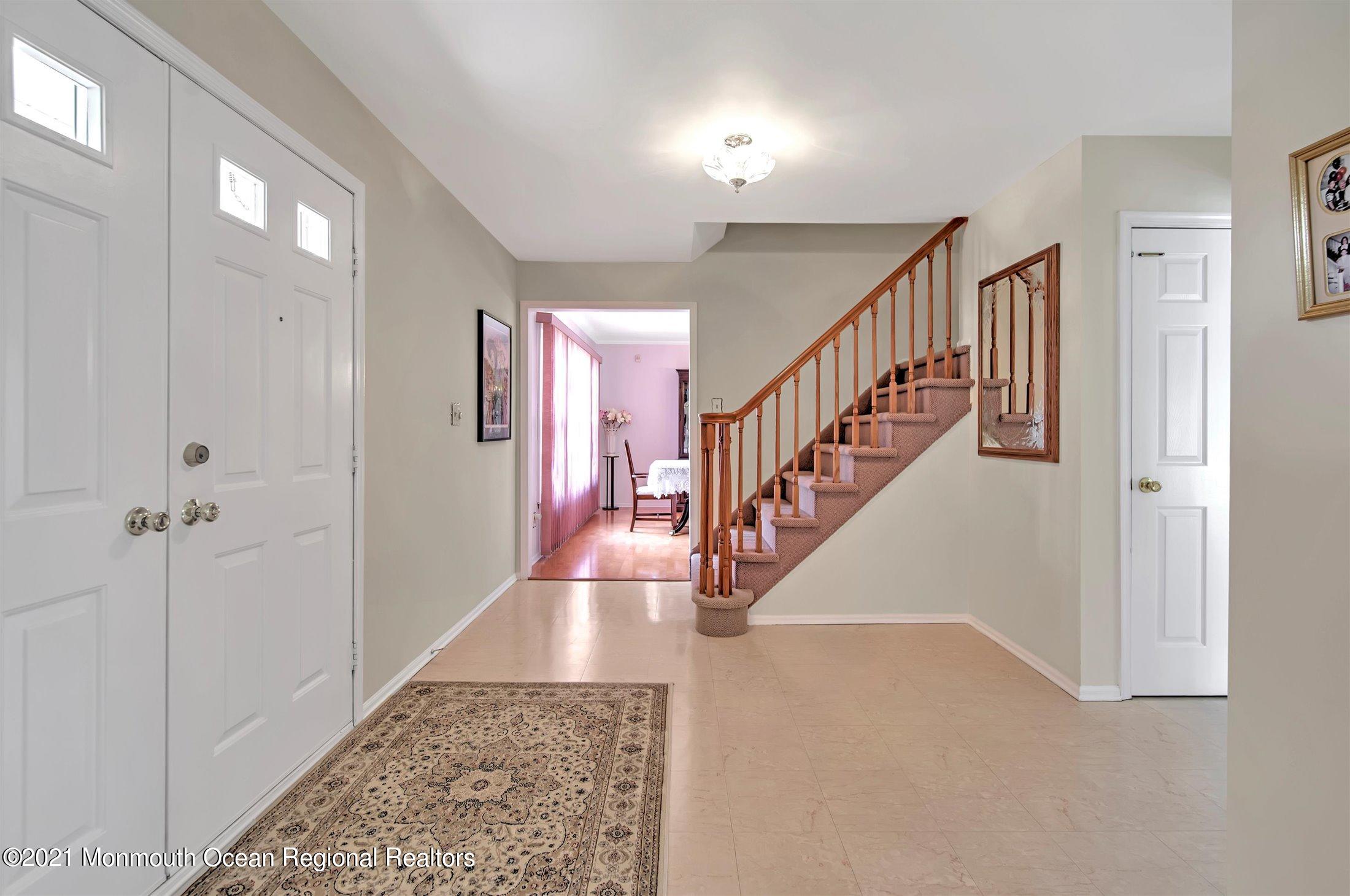 4 Cloverleaf Drive Marlboro, NJ 07746 - Photo 5 of 53 FOYER