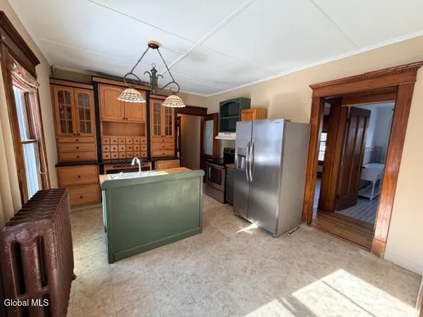 $2,800 | 492 Glen Street, Unit A, Glens Falls, NY 12801