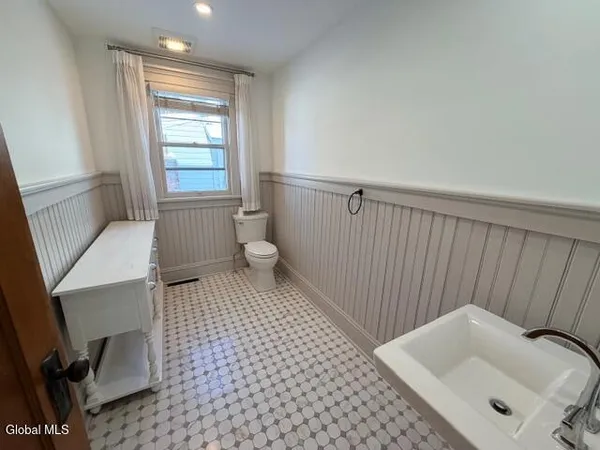 $2,800 | 492 Glen Street, Unit A, Glens Falls, NY 12801