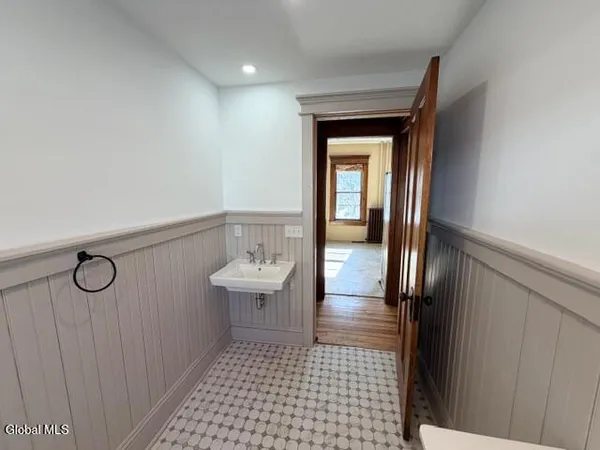 $2,800 | 492 Glen Street, Unit A, Glens Falls, NY 12801