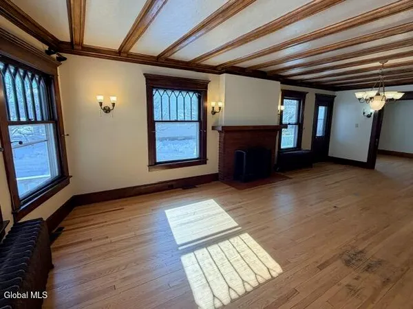 $2,800 | 492 Glen Street, Unit A, Glens Falls, NY 12801