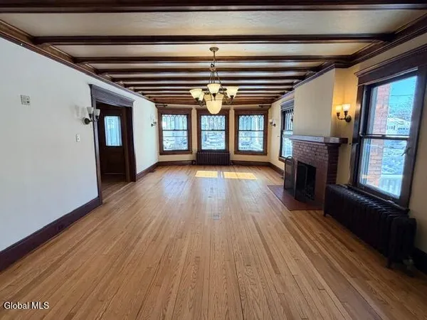 $2,800 | 492 Glen Street, Unit A, Glens Falls, NY 12801