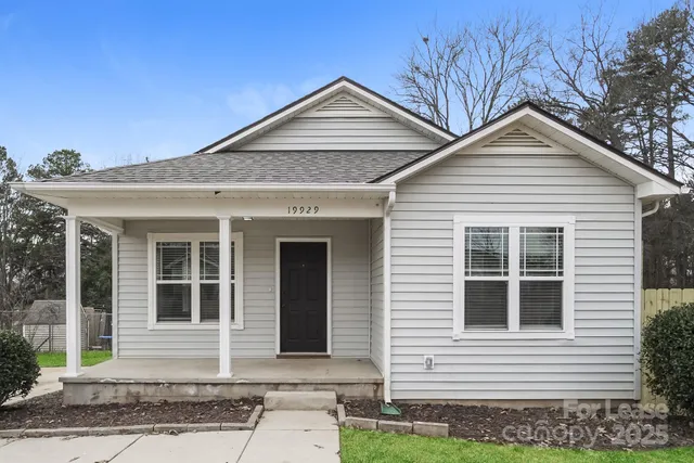 $1,820 | 19929 North Ferry Street, Cornelius, NC 28031