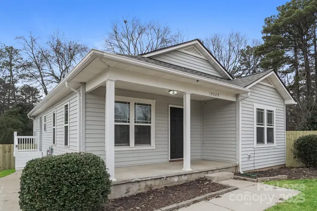 $1,820 | 19929 North Ferry Street, Cornelius, NC 28031