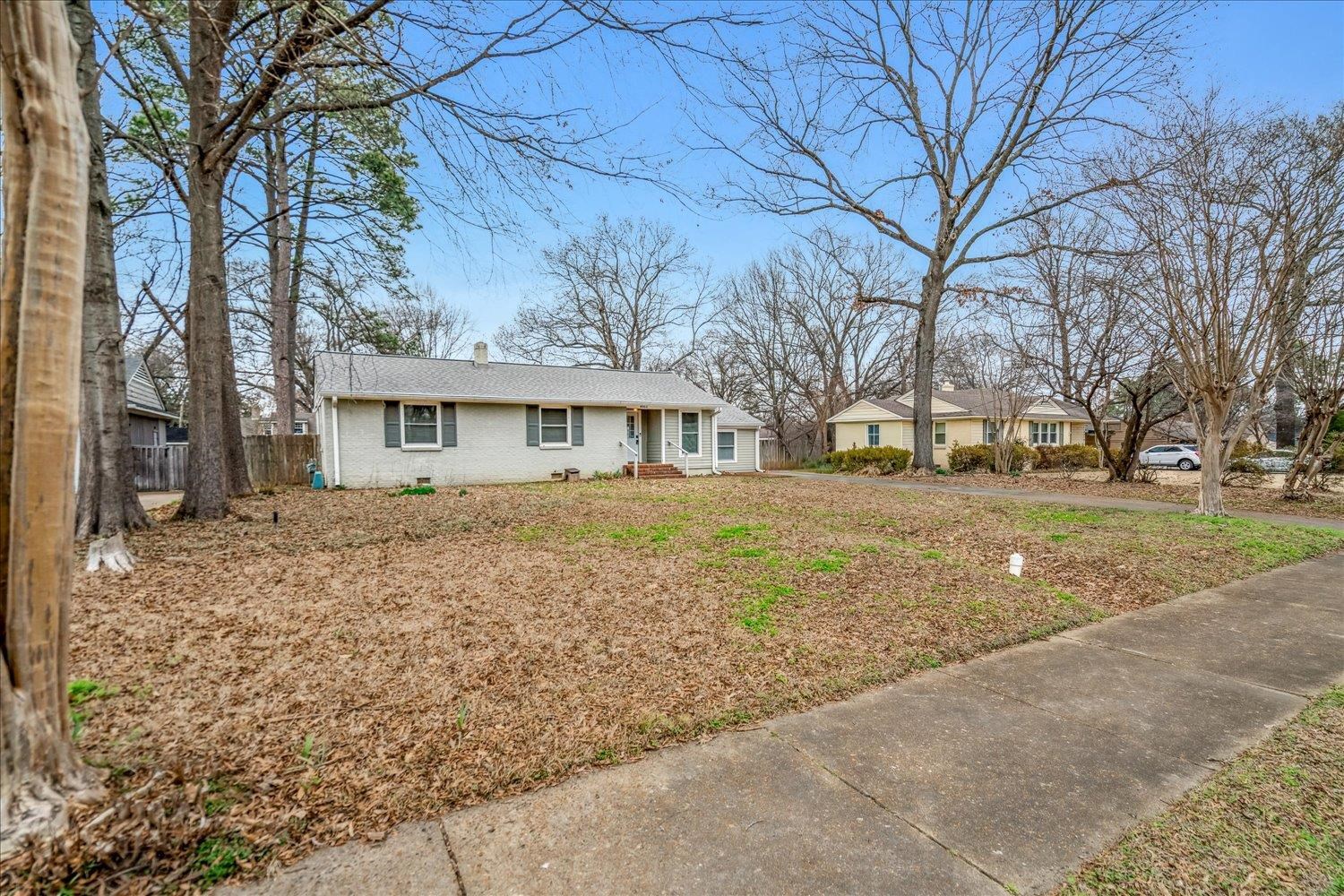 4866 Barfield Road Memphis, TN 38117 - Photo 2 of 29