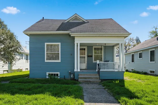 $135,000 | 1908 24th Street, Moline, IL 61265