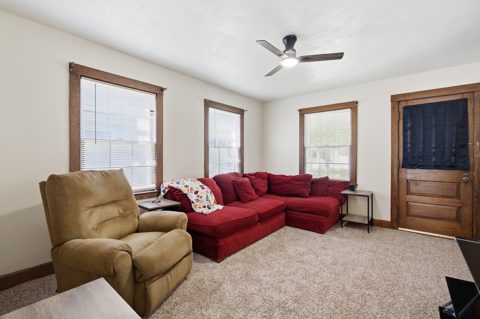 1908 24th Street Moline, IL 61265 - Photo 4 of 32 a living room with furniture and a window