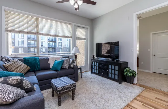 $2,800 | 200 Manufacturers Road, Unit 342, Chattanooga, TN 37405