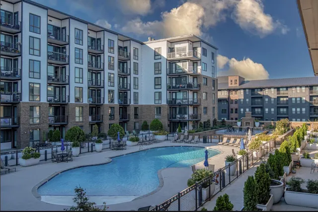 $2,800 | 200 Manufacturers Road, Unit 342, Chattanooga, TN 37405