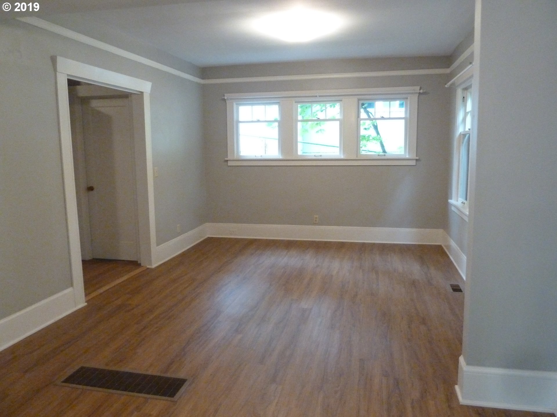 4150 Southwest Carson Street Portland, OR 97219 - Photo 7 of 31 Gallery Image 7